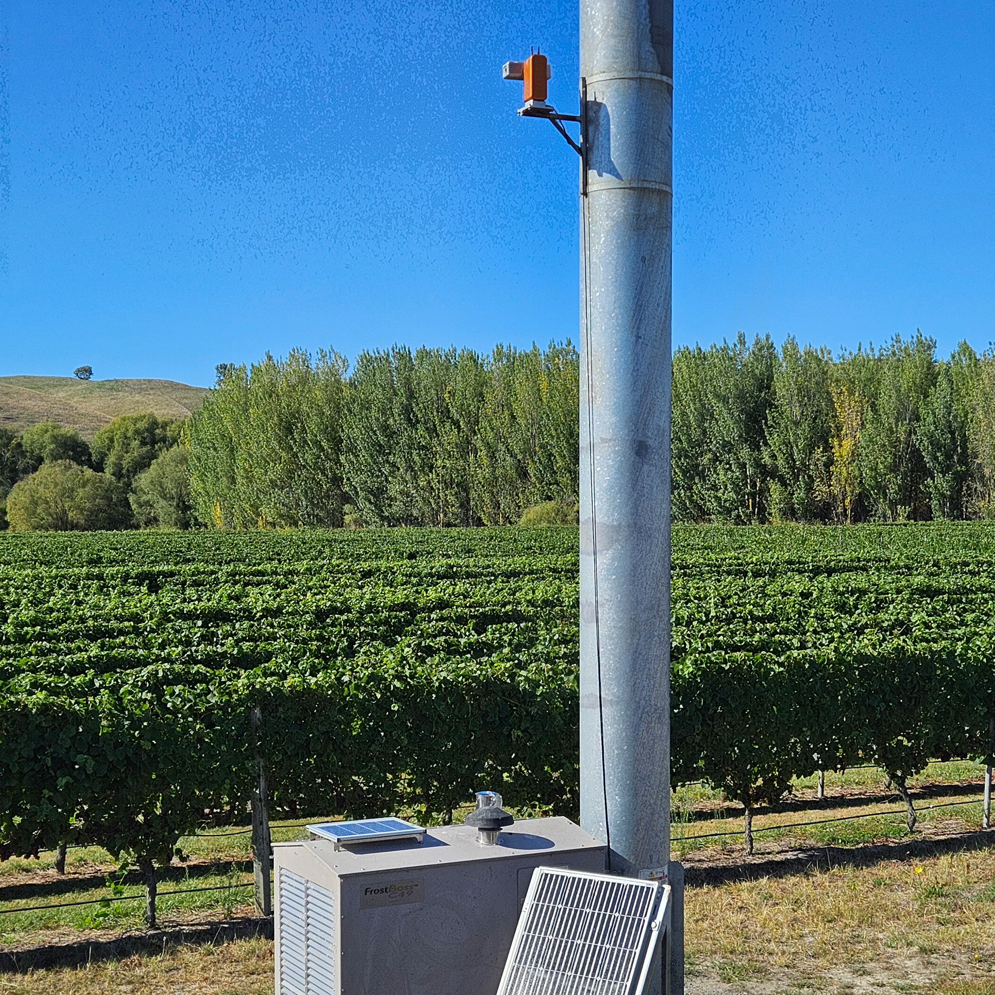 Ultimate MK2 with Solar Kit & Mounting Bracket - Birdzout